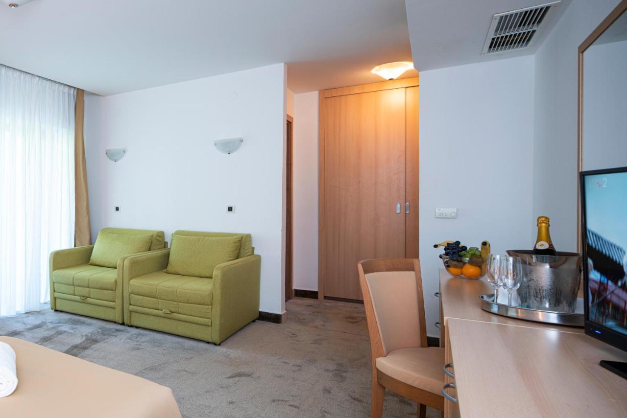 Hotel Flores Poreč Extérieur photo