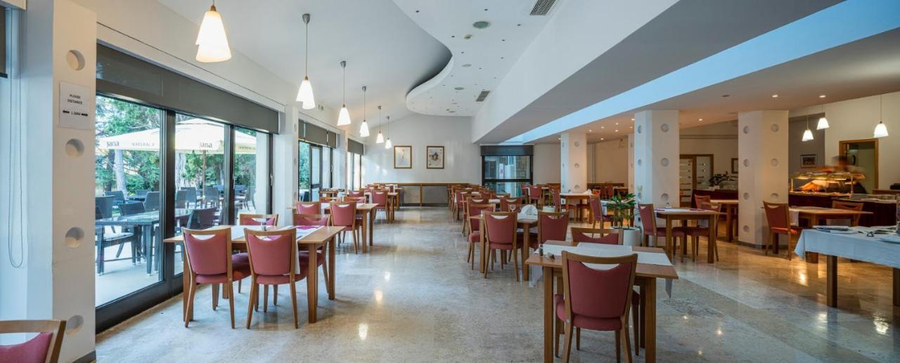 Hotel Flores Poreč Extérieur photo