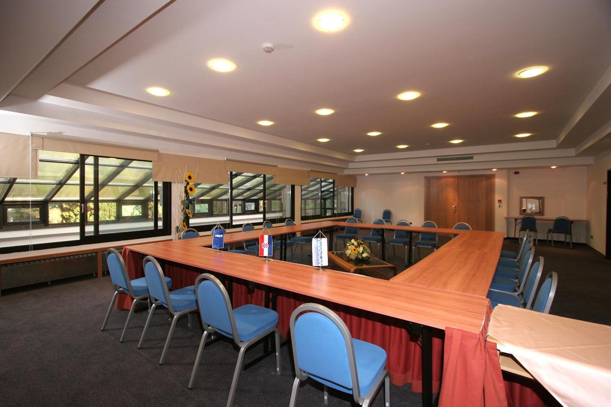 Hotel Flores Poreč Extérieur photo